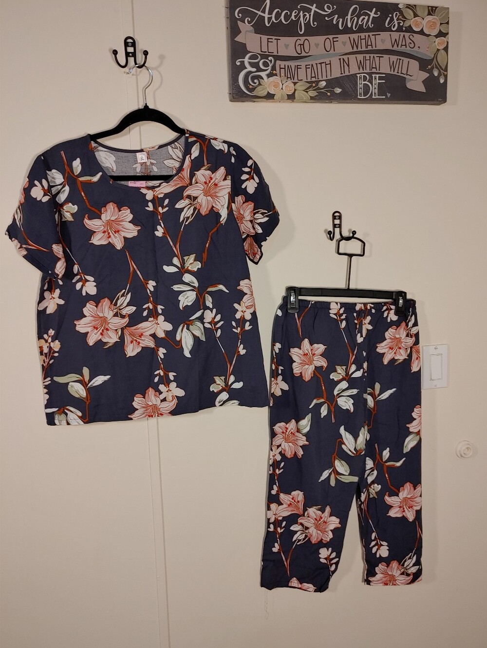 NWOT Blue Floral XL More Like M/L Short Sleeve Beautiful Pajama Set